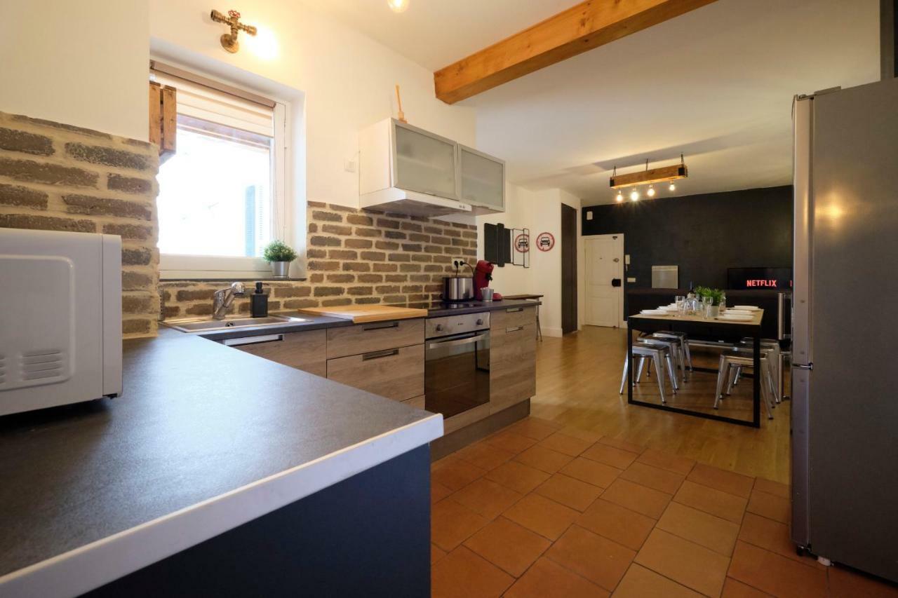 Mélina - appartement dans les remparts de la Bastide avec parking et terrasse Carcassonne Esterno foto