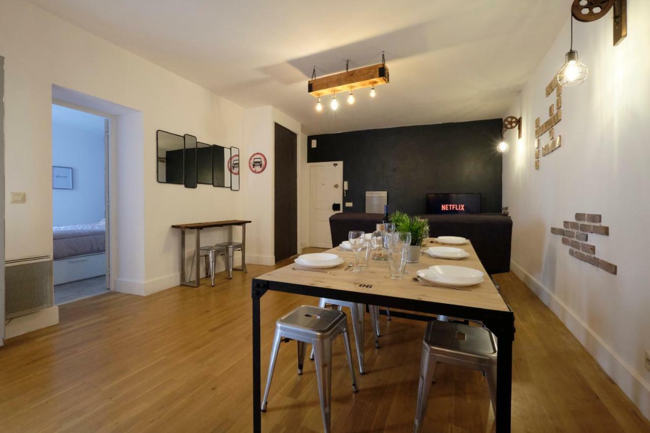Mélina - appartement dans les remparts de la Bastide avec parking et terrasse Carcassonne Esterno foto